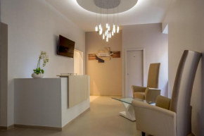 Отель Borgognona Rooms  Рим